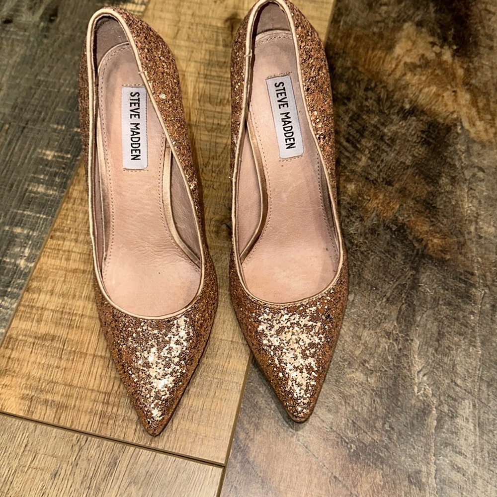 The most gorgeous sparkly heels